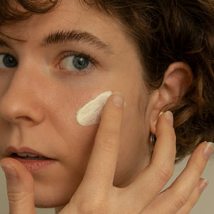 
                  
                    Nordic Light Protective Moisturiser SPF20 deluxe Mini FREE sample
                  
                